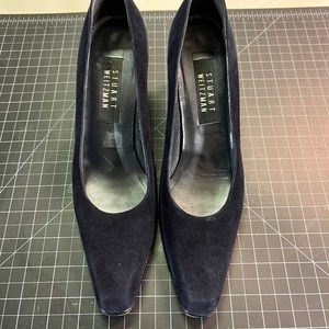 Navy suede Stuart Weitzman pumps sz 8 AA